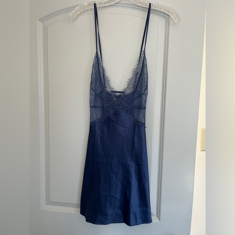 Victoria’s Secret Slip Size L